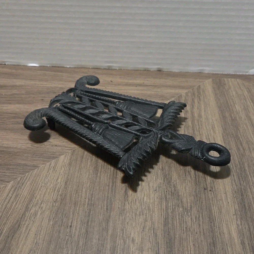 Black Matte Cast Iron Decorative Scroll Rectangle Trivet 8 x 5 in